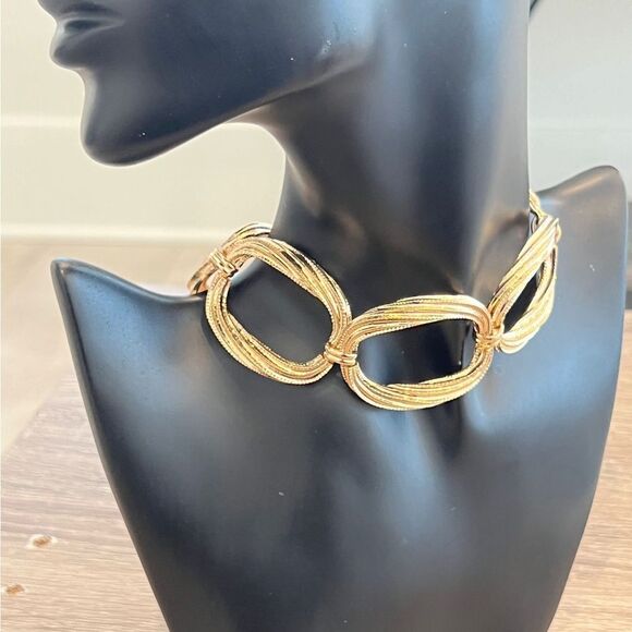 Vintage Gold Link Chain Necklace - Picture 5 of 6